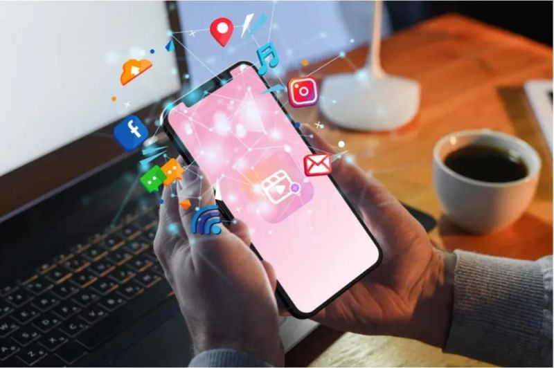 Pentingnya Rajakomen untuk Akun Sosial Media Profesional