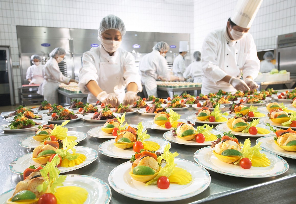 Meningkatkan Bisnis Anda dengan Sosmed Outreach Catering Melalui Rajakomen.com
