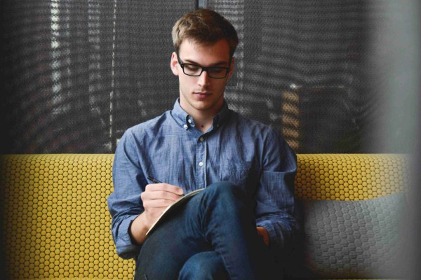 10 Contoh Silogisme dalam Media Massa