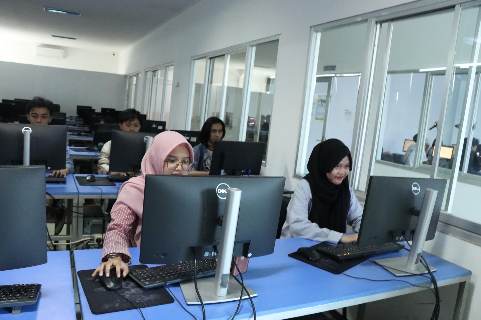 Ingin Kuliah S1 Informatika Dengan Biaya Lebih Terjangkau Dari PTN Dan Bisa Dicicil Empat Kali