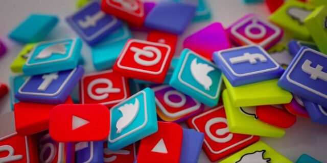Sosial Media Sebagai Sumber Pendapatan di Era Modern