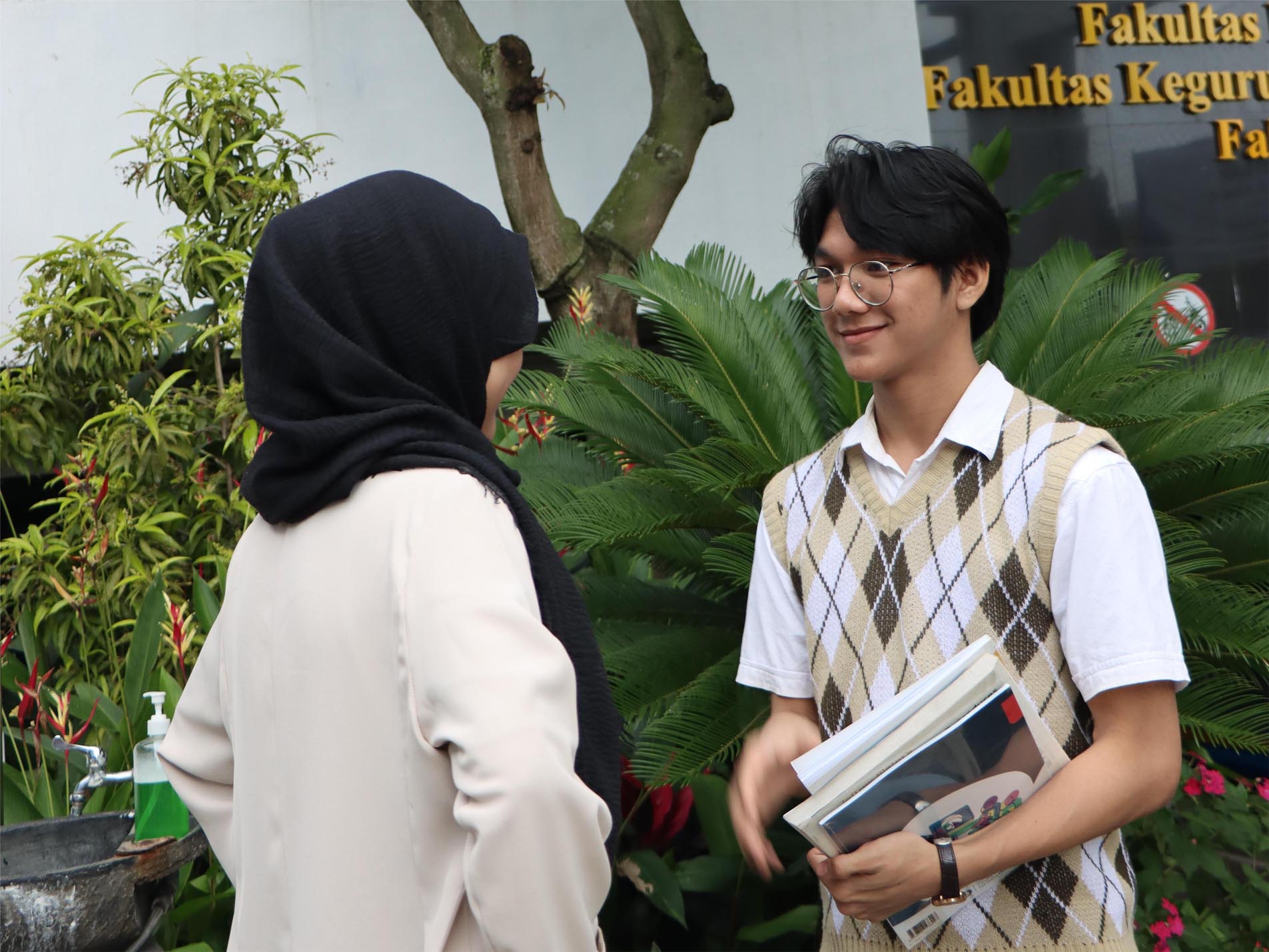 Biaya kuliah pendidikan bahasa inggris s1 hanya 5 juta per semester untuk kuliah di bandung murah