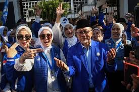 Revolusi Digital: Bagaimana Kampanye Partai Amanat Nasional Melejit Melalui Blogger