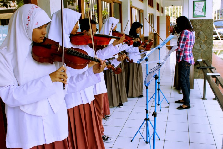 Mengenal Lulusan Boarding School Al Masoem yang Berprestasi di Kampus Luar Negeri