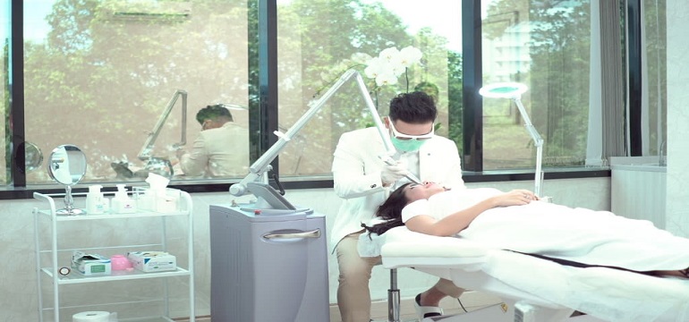 Manfaat Melakukan Perawatan Wajah dan Tubuh di Klinik Kecantikan Terbaik